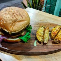 Vegan burger with fresh hand cut potato chips (not deep fried) at Verde in Granada