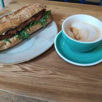 Sandwich fermier et café latte at Land & Monkeys - Pernety in Paris