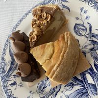 Flan marbré (trop bon), flan classique, pâtisserie chocolat  at Land & Monkeys - Pernety in Paris