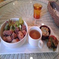 karaage dinner at rainbow bird cafe at Rainbow Bird Rendezvous in Tokyo