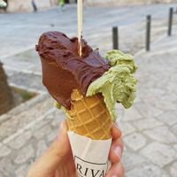 Sorbete vegano de chocolate y pistacho at Rivareno - Plaça de la Llotja in Mallorca