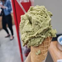 Vegan pistachio and vegan cone at Rivareno - Plaça de la Llotja in Mallorca