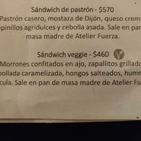 "Sándwich veggie" vegano at Cerveceria Charlone in Buenos Aires