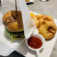 Burger with onion rings  at Vegeater in Tokyo