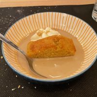 Bizcocho de zarahoria con crema de nuez y salsa de galleta  at Kokken in Bilbao