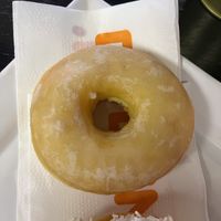 Vegan glazed donut 🍩  #Veganuary at Dunkin' - CS in Utrecht