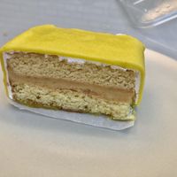 Banana cream schnitte  at De Vegakoerier in Castricum