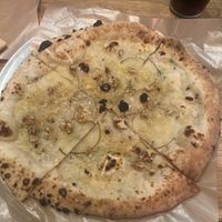 Pears, walnuts and blue cheesee  at La Piccola Nonna Pizza in Stockholm