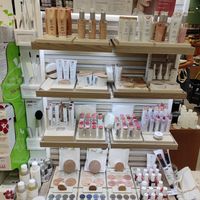 Cosmetics at Les Comptoirs de la Bio in Quiberon