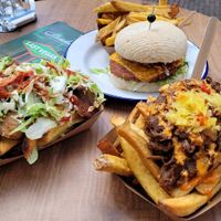 Rendang loaded fries are amazing 👏 at Last Vegas in Utrecht