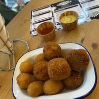 Kaaskroketten en bitterballen  at Last Vegas in Utrecht