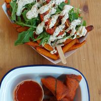 Vegan loaded fries met zoete aardappel en vlammetjes at Last Vegas in Utrecht