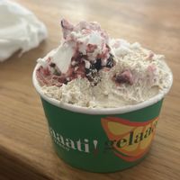 Delicious cinnamon vegan gelato  at Gelaaati di Marco in Barcelona