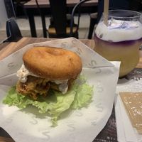 Donut burger and pineapple tea  at 2foods - Shibuya Loft in Tokyo