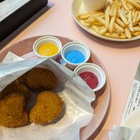 Vegan nuggets with cute colourful sauce at 2foods - Shibuya Loft in Tokyo