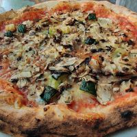 Pizza vegana at Pizzeria Nana in Barcelona