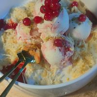 Gelado de baunilha, leite de soja e cereja at Vrindaa in Rome