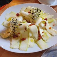 Zucchini carpaccio at Aromas in Mallorca