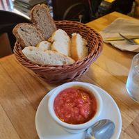 Bread with tomatoes sauce at Aromas in Mallorca