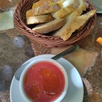 Bread with ramallet tomato at Aromas in Mallorca