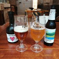 Cervezas at La Golosa Vegan Vurger in Barcelona