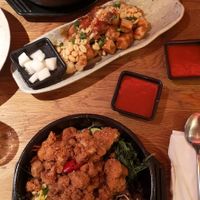 Bibimbap mit Cauliflower Wings und Fried Dubu als Tapas Portion at Kini in Hamburg