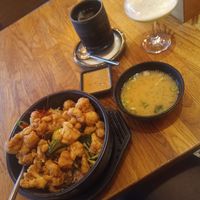 Cauliflower bowl, give soup and peanut soup. Also had Jasmine tea a d matcha Martini at Kini in Hamburg