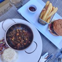 Vegan chickpea curry and black bean burger 🍔 at Luca's Pub & Grub - Maybe closed in Hurghada