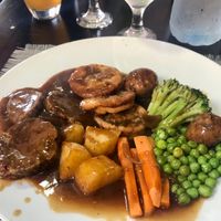 Home made Yorkshire and all the trimmings at Luca's Pub & Grub - Maybe closed in Hurghada