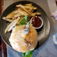 Quinoa hamburger at Ballena Bistro in Uvita