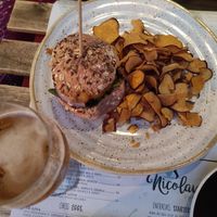 Vegan burguer at Nicolau in Porto