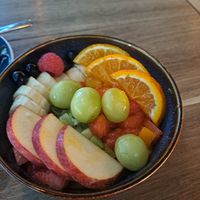 Fresh fruit bowl at Nicolau in Porto