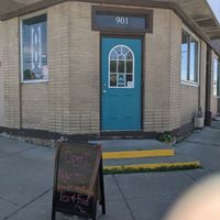 Front entrance at Curiosi-Tea House in Winona
