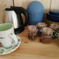 Koffie en thee voor de gasten.  at De Groene Mus  in Wervershoof