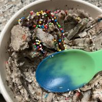 Spoon changes color when it’s cold at Frozen Rolls Creamery in Austin