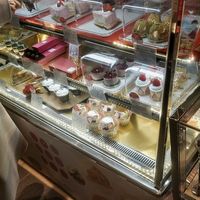 Fancy little cakes at The Vegan Marshmallooow in Tokyo