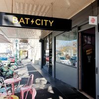 Outdoor seating at Ghosty Diner in Bendigo