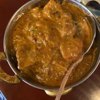 This is a vegan jackfruit curry with a thick bean sauce I had with white rice (13-14€)  at Mahadosa in Hamburg