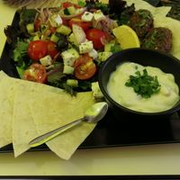 Griechische Mezze Platte at Parsley and Thyme in Silves