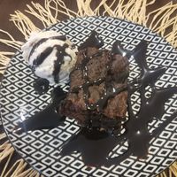 Brownie plus Eis at Parsley and Thyme in Silves