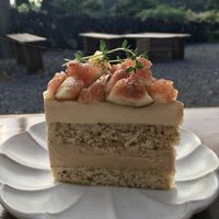 Fig cake with vegan milk tea flavoured cream and gluten-free vanilla sponge   at Pengohoda - 펜고호다 in Jeju