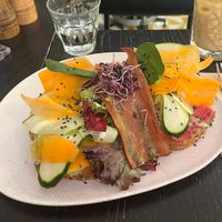 Delicious vegan breakfast! Added some vegan bacon as extra. Reasonably priced too. Also had an oat milk iced coffee  Would go back, service and staff - excellent. 10/10  at Faire Brunch & Drinks in Barcelona