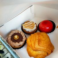 Box of treats at La Pâtisserie Vegan - Les Saveurs De La Bastille in Liege