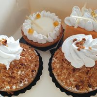 Lemon, passion fruit and brésilienne at La Pâtisserie Vegan - Les Saveurs De La Bastille in Liege