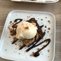 Probably the best vegan brownie I have ever tasted, chocolate & peanut butter what a combination 
 at The Woolpack in Wilstead