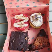 Nussecke, Slutty Brownie, Himbeer Cheesecake Donut und Lemon Cupcake at Kjeks - Schanze in Hamburg