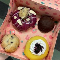 4€ für alles bei toogoodtogo  at Kjeks - Schanze in Hamburg