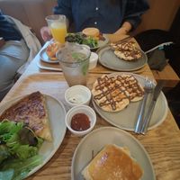 Brunch time ! Spécial bravo to the quiche at Land & Monkeys - Roquette in Paris