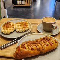 Hot dog, waffles, cappuccino at Land & Monkeys - Roquette in Paris