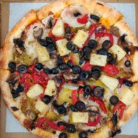 Vegan thin crust pizza at Patxi's Pizza - Hayes Valley in San Francisco